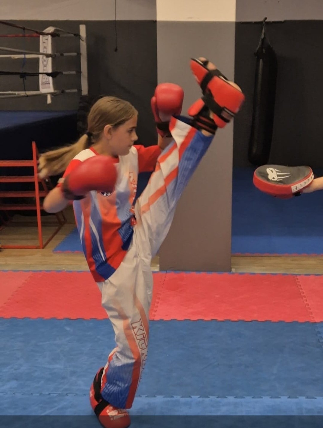 Moya axe kick